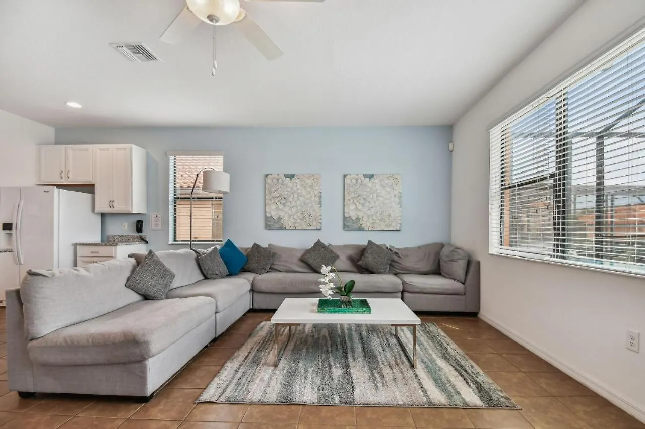Orlando Family Villa: Golf Course Retreat near Disney Davenport Holiday home